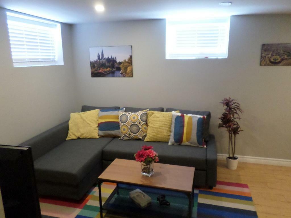 Fantastic And Modern Downtown 1-Bed Basement Apt., Parking Wi-Fi And Netflix Included Ottawa Exterior foto